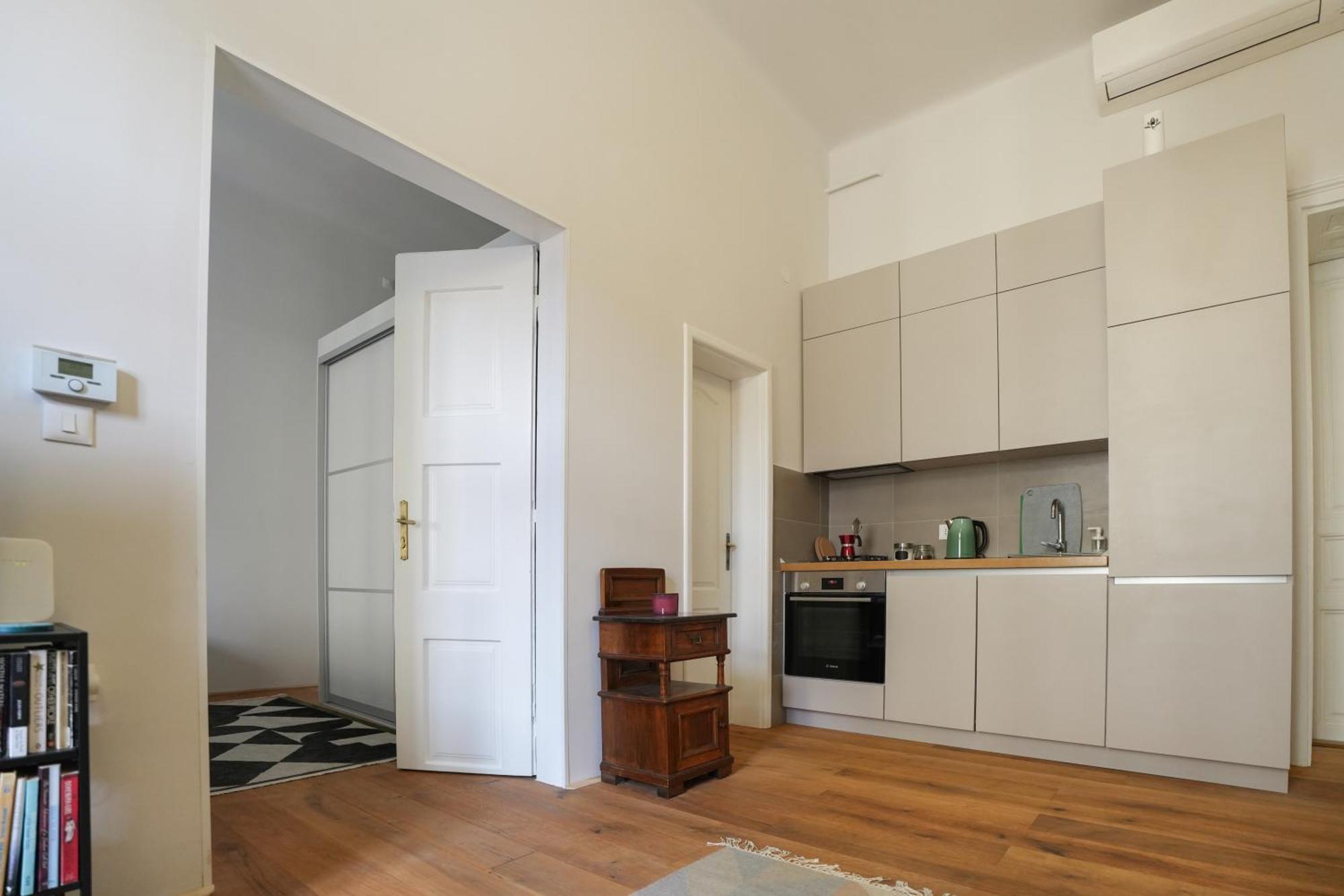 Apartment Ludwig - Films & Movies Collection Загреб Екстериор снимка